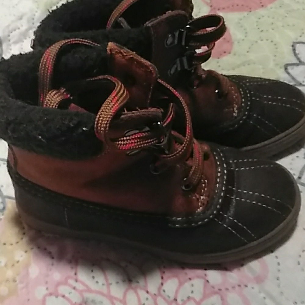 Boys Old Navy Duck boots